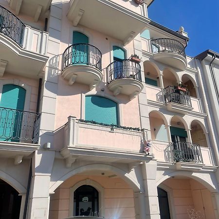 Villa Rosanna - カステル・ディ・サングロ エクステリア 写真